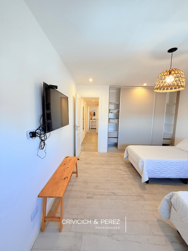 Semipiso de 3 ambientes sobre Av. Paso 