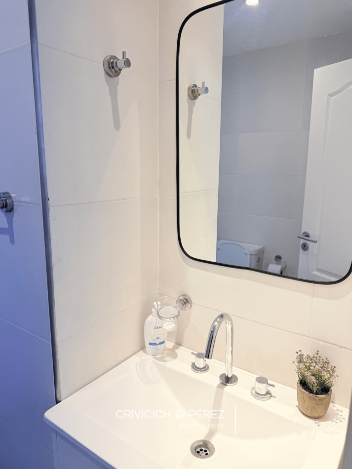 Semipiso de 3 ambientes sobre Av. Paso 