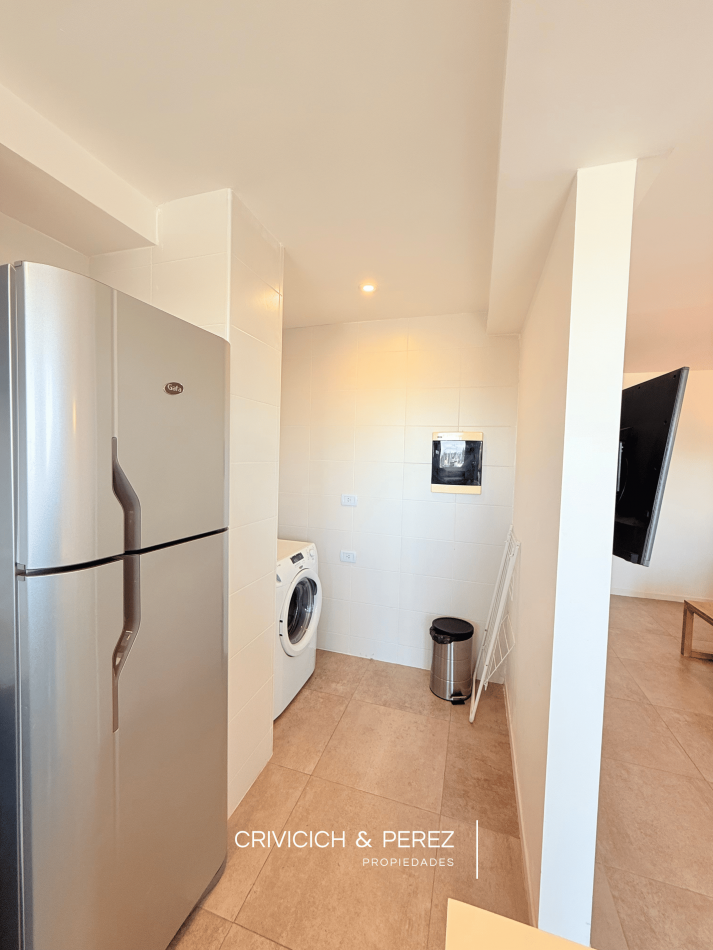 Semipiso de 3 ambientes sobre Av. Paso 