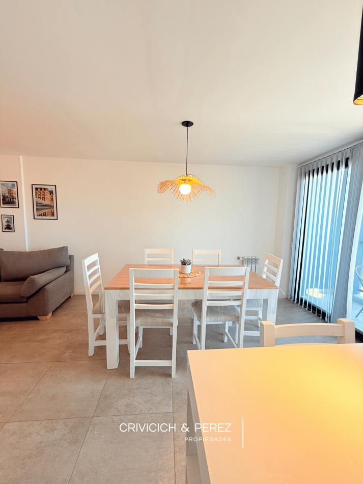 Semipiso de 3 ambientes sobre Av. Paso 