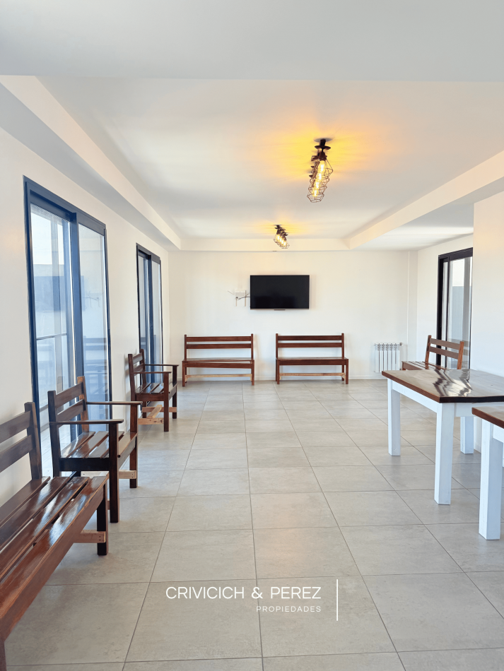 Semipiso de 3 ambientes sobre Av. Paso 