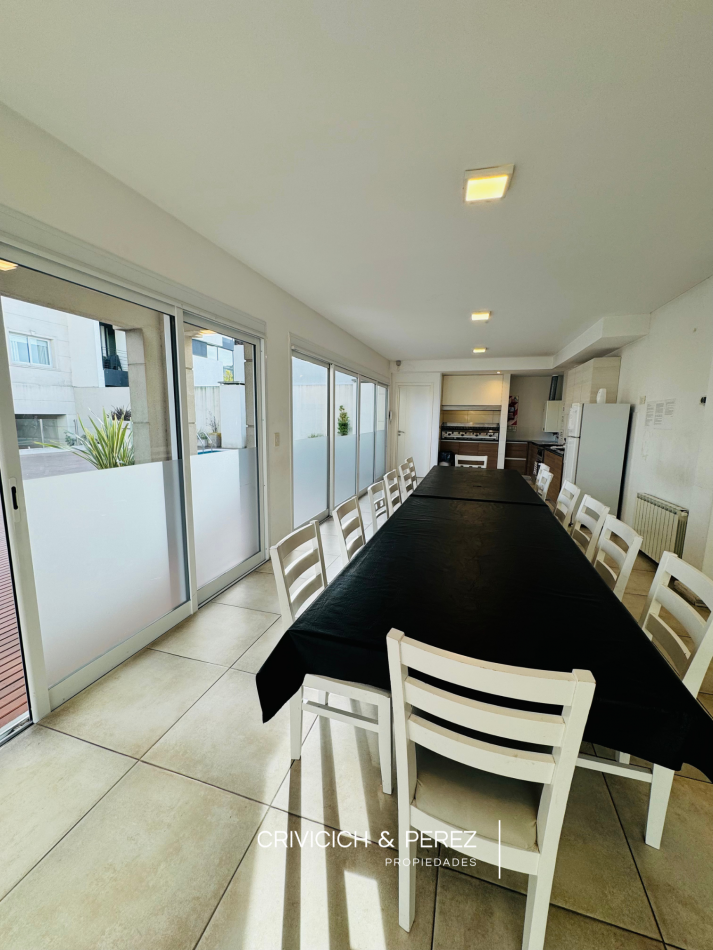 Departamento 3 ambientes - Zona Guemes con Cochera y Baulera