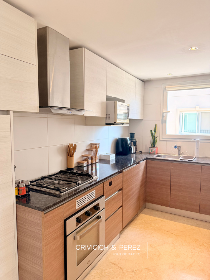 Departamento 3 ambientes - Zona Guemes con Cochera y Baulera