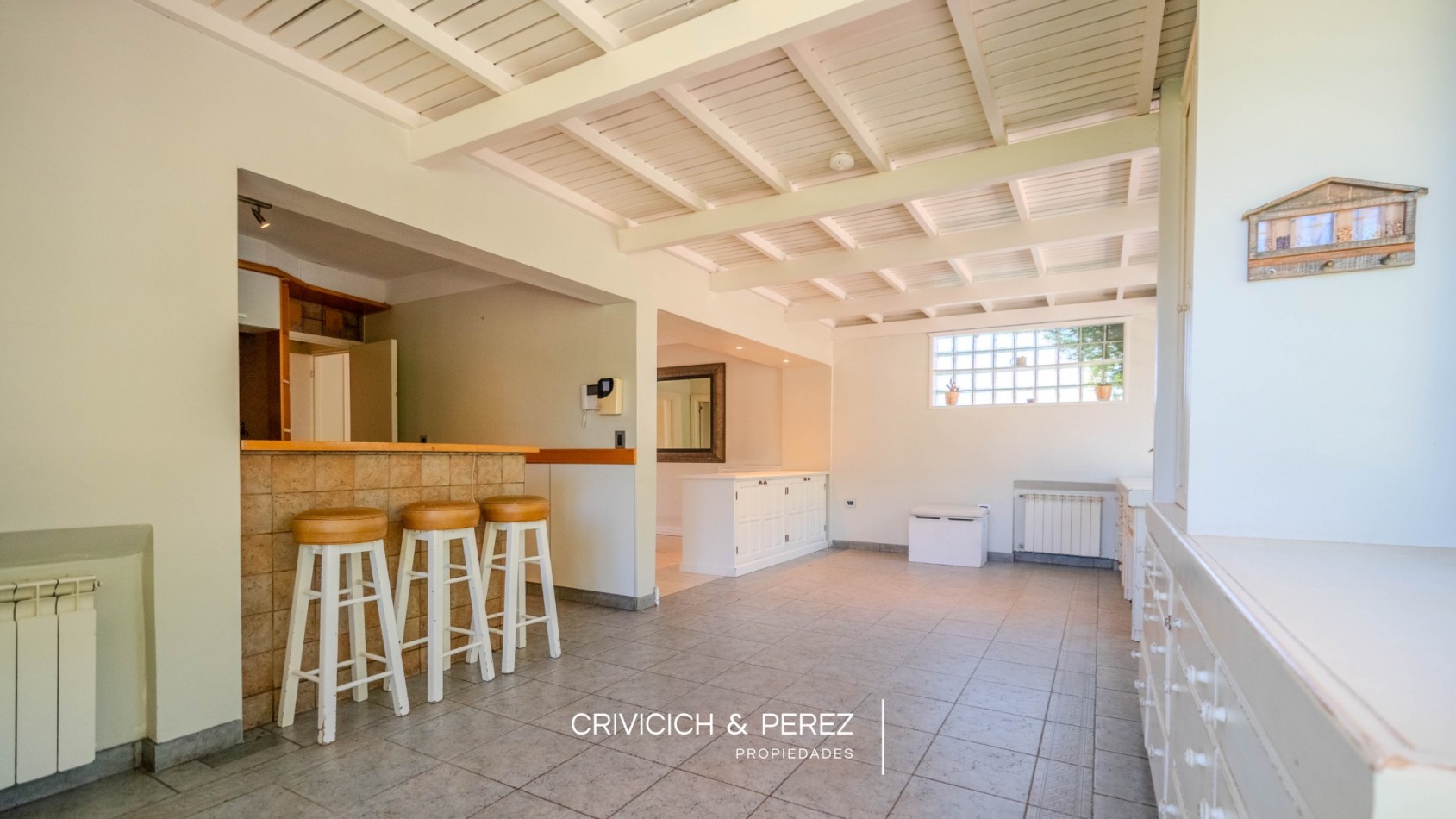 Chalet 5 ambientes en venta - Los Troncos