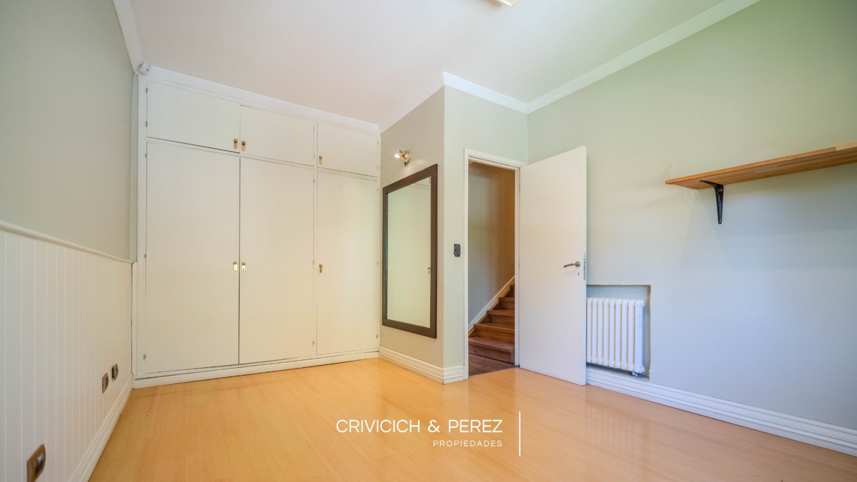 Chalet 5 ambientes en venta - Los Troncos