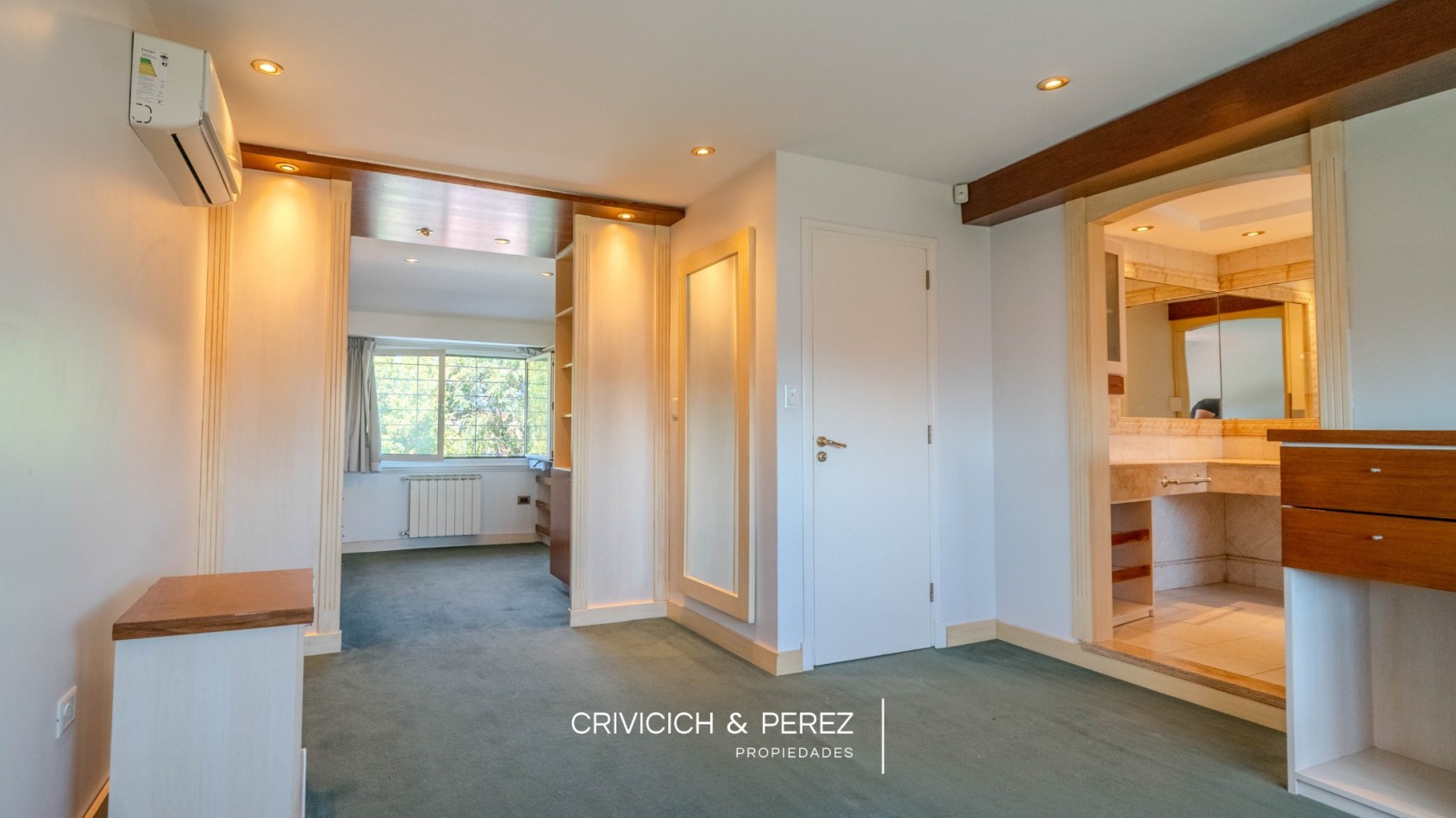 Chalet 5 ambientes en venta - Los Troncos