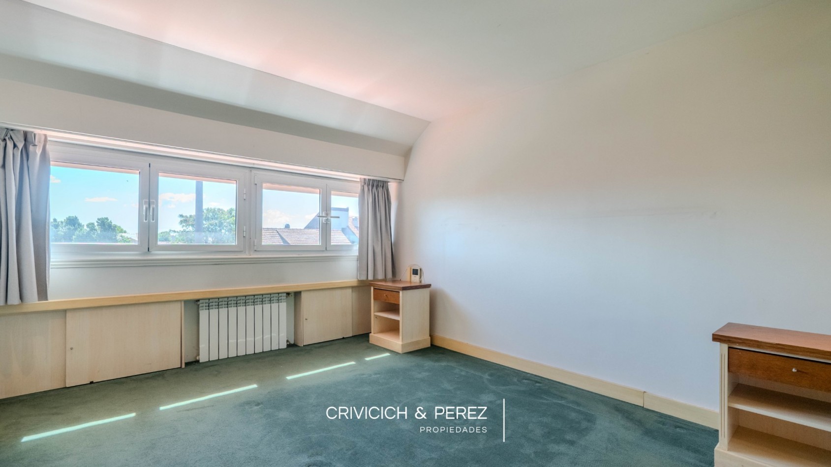 Chalet 5 ambientes en venta - Los Troncos