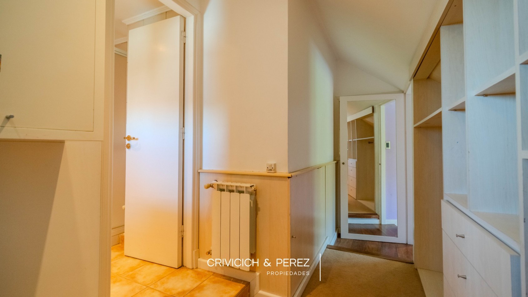 Chalet 5 ambientes en venta - Los Troncos