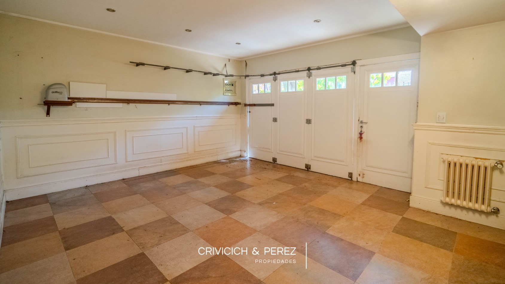 Chalet 5 ambientes en venta - Los Troncos