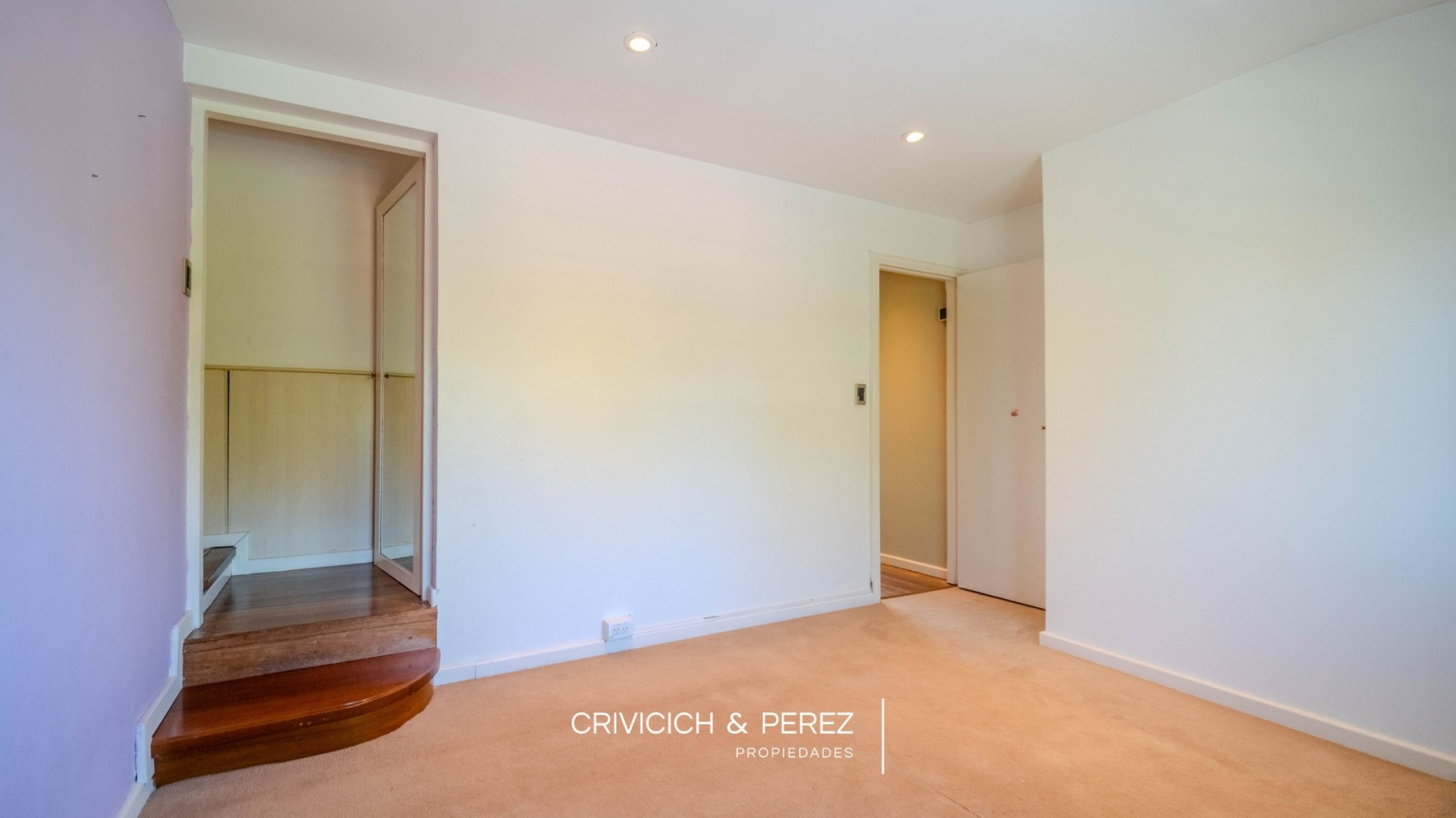 Chalet 5 ambientes en venta - Los Troncos