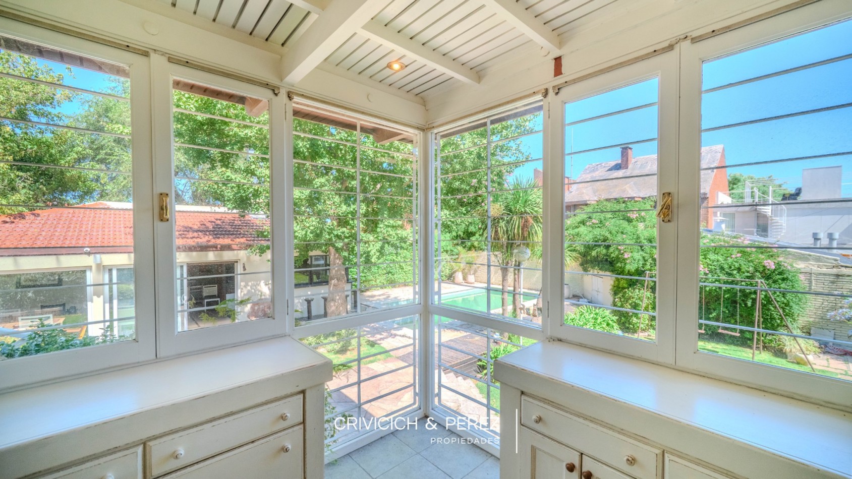 Chalet 5 ambientes en venta - Los Troncos