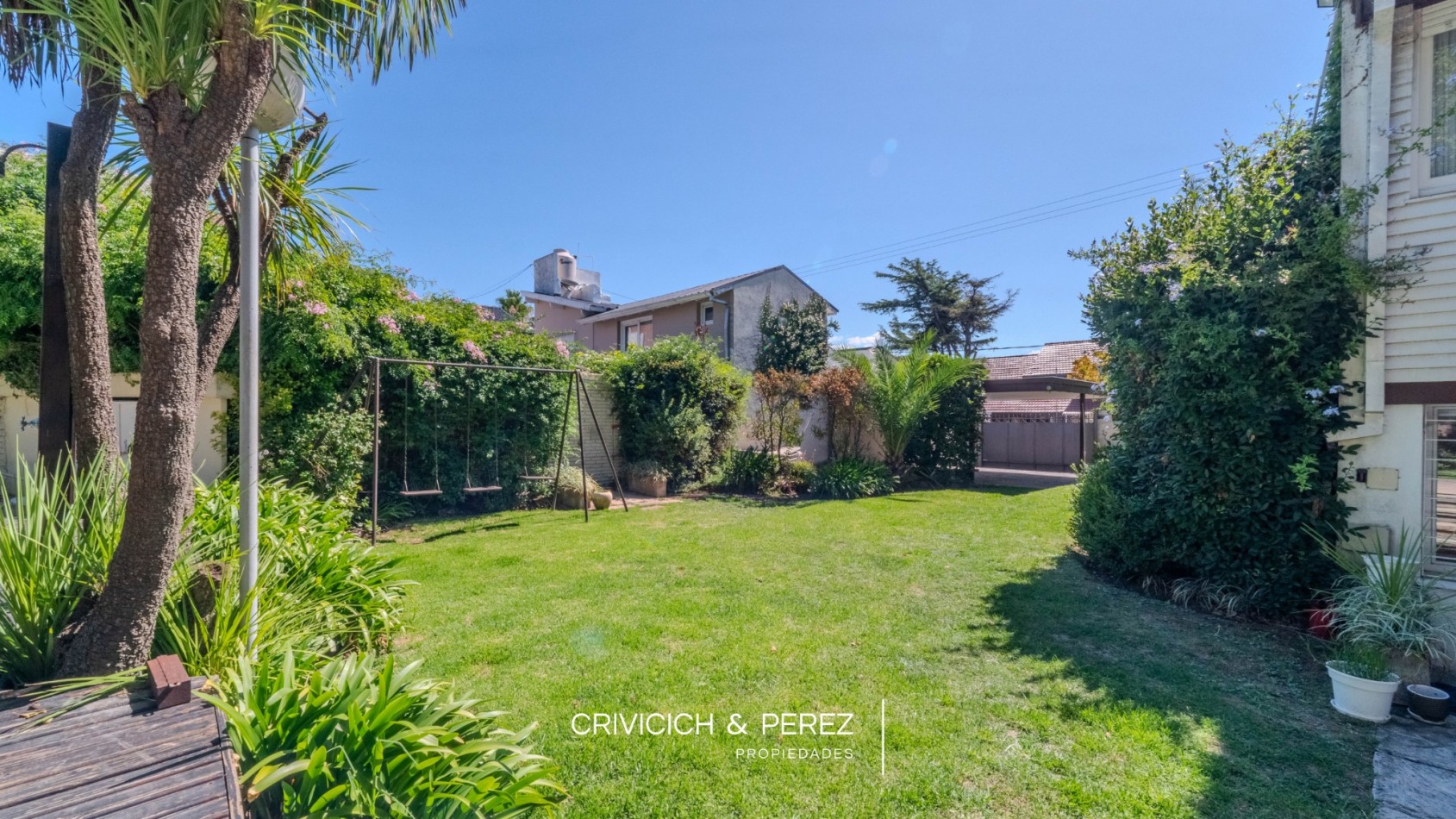 Chalet 5 ambientes en venta - Los Troncos