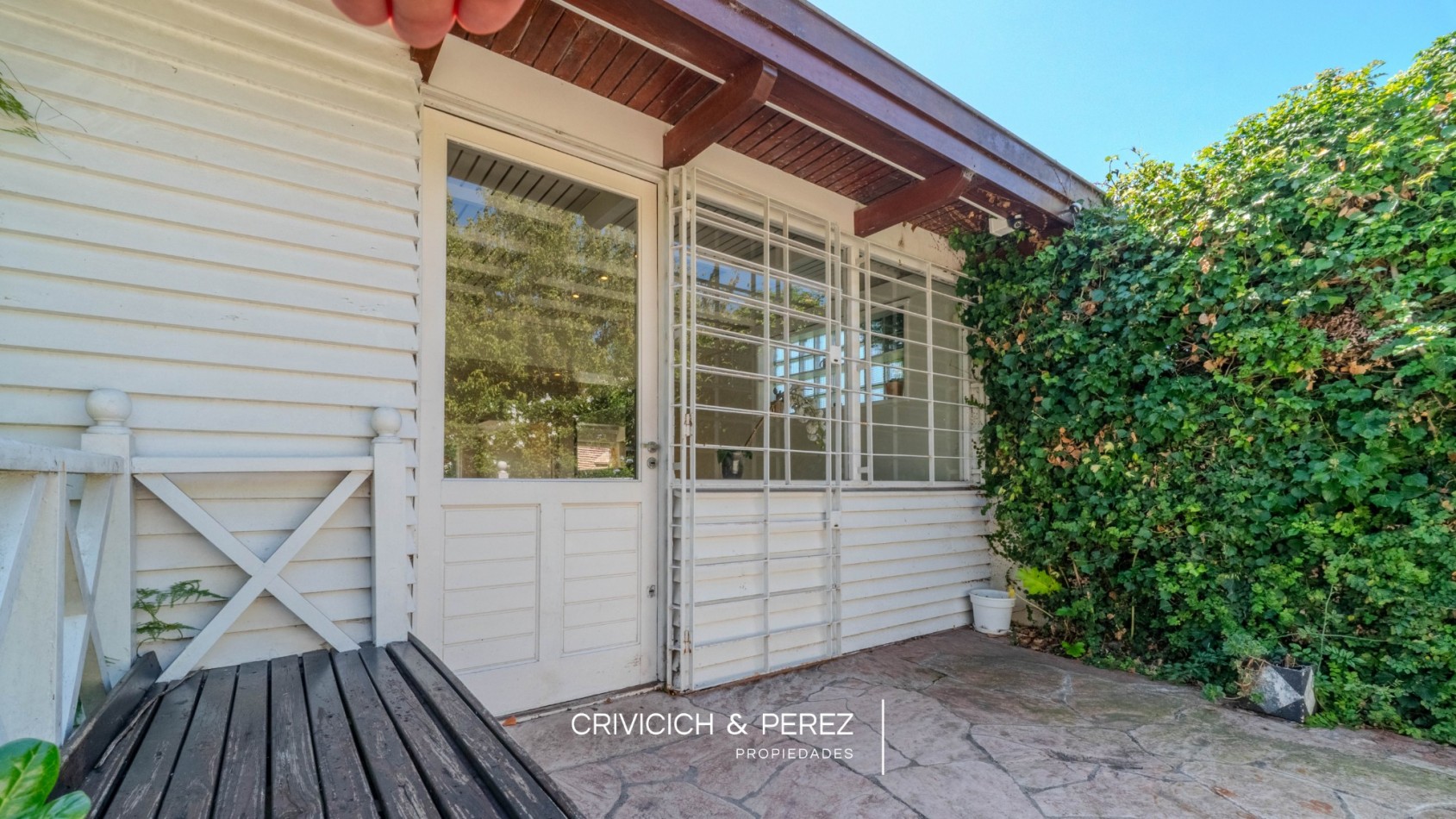 Chalet 5 ambientes en venta - Los Troncos