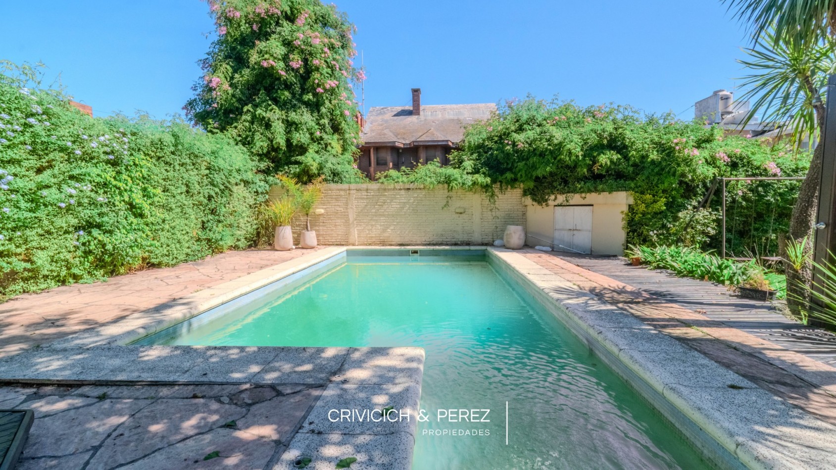 Chalet 5 ambientes en venta - Los Troncos