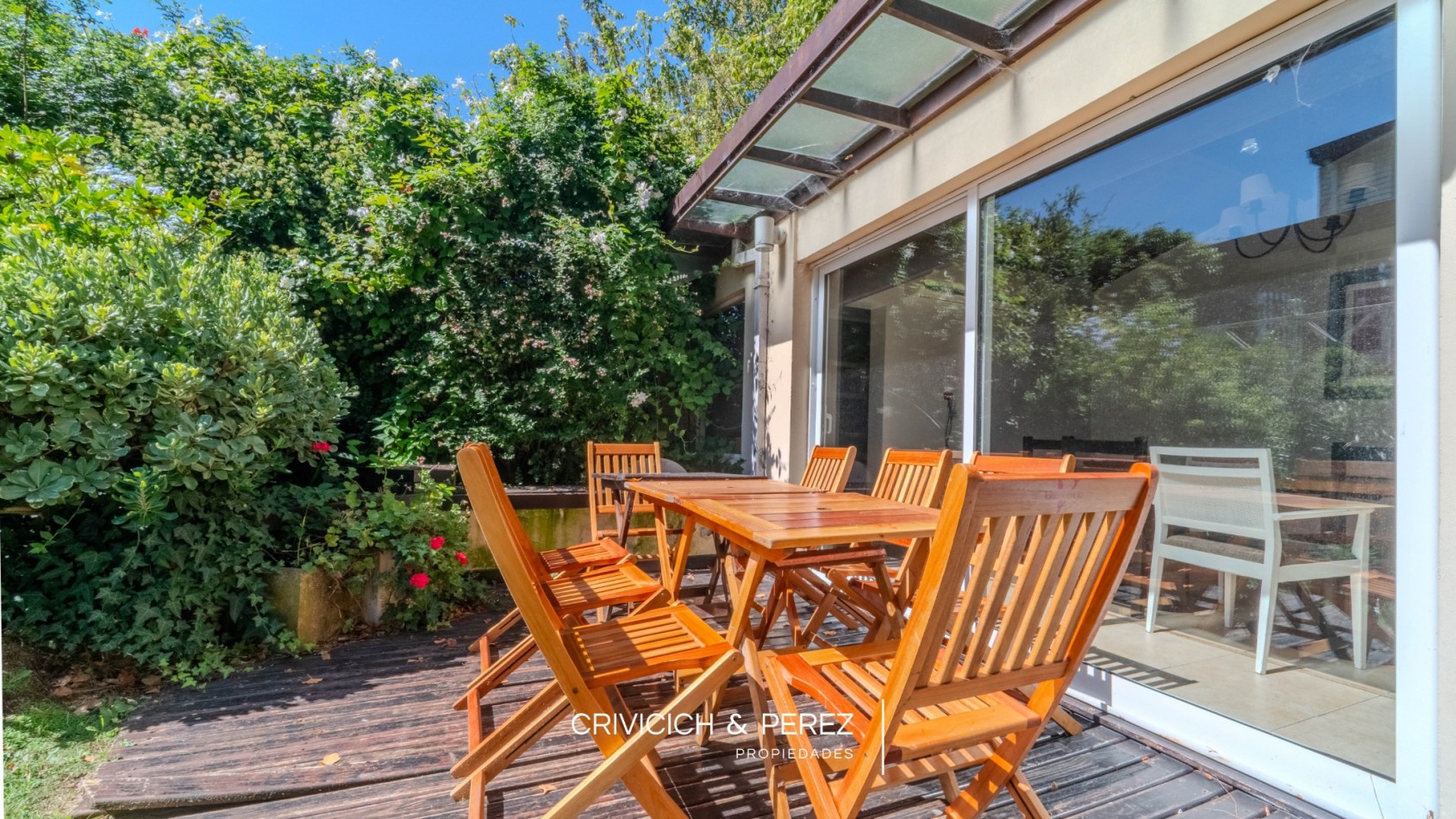 Chalet 5 ambientes en venta - Los Troncos