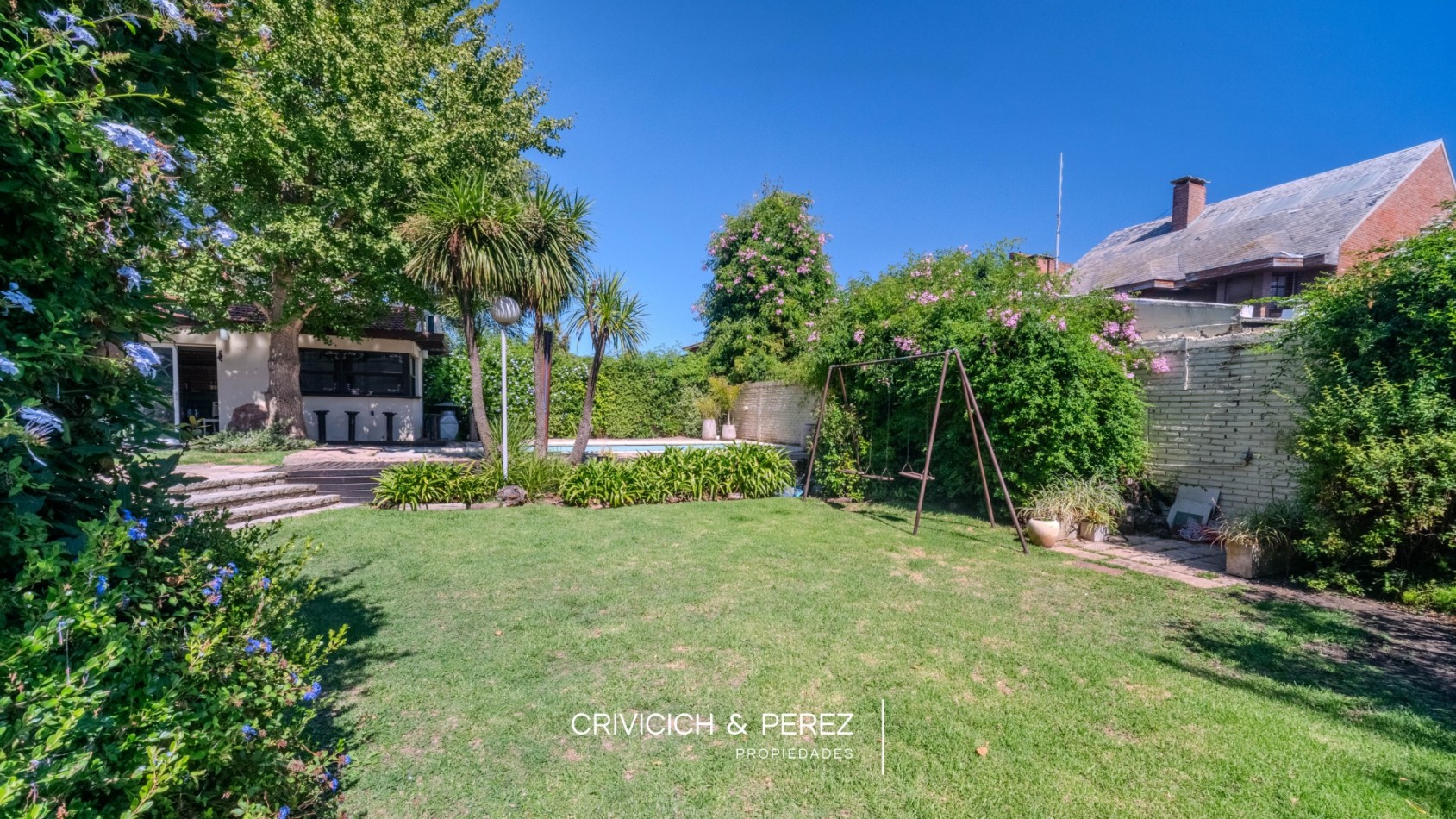 Chalet 5 ambientes en venta - Los Troncos