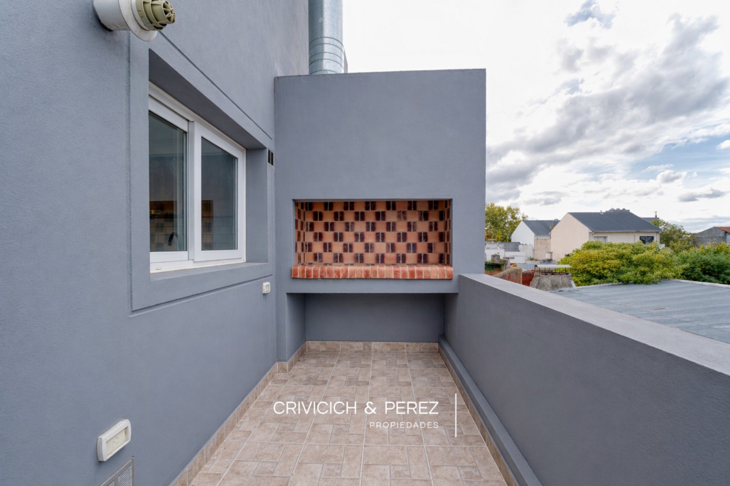 Departamento  3 ambientes a estrenar con parrilla y cochera 