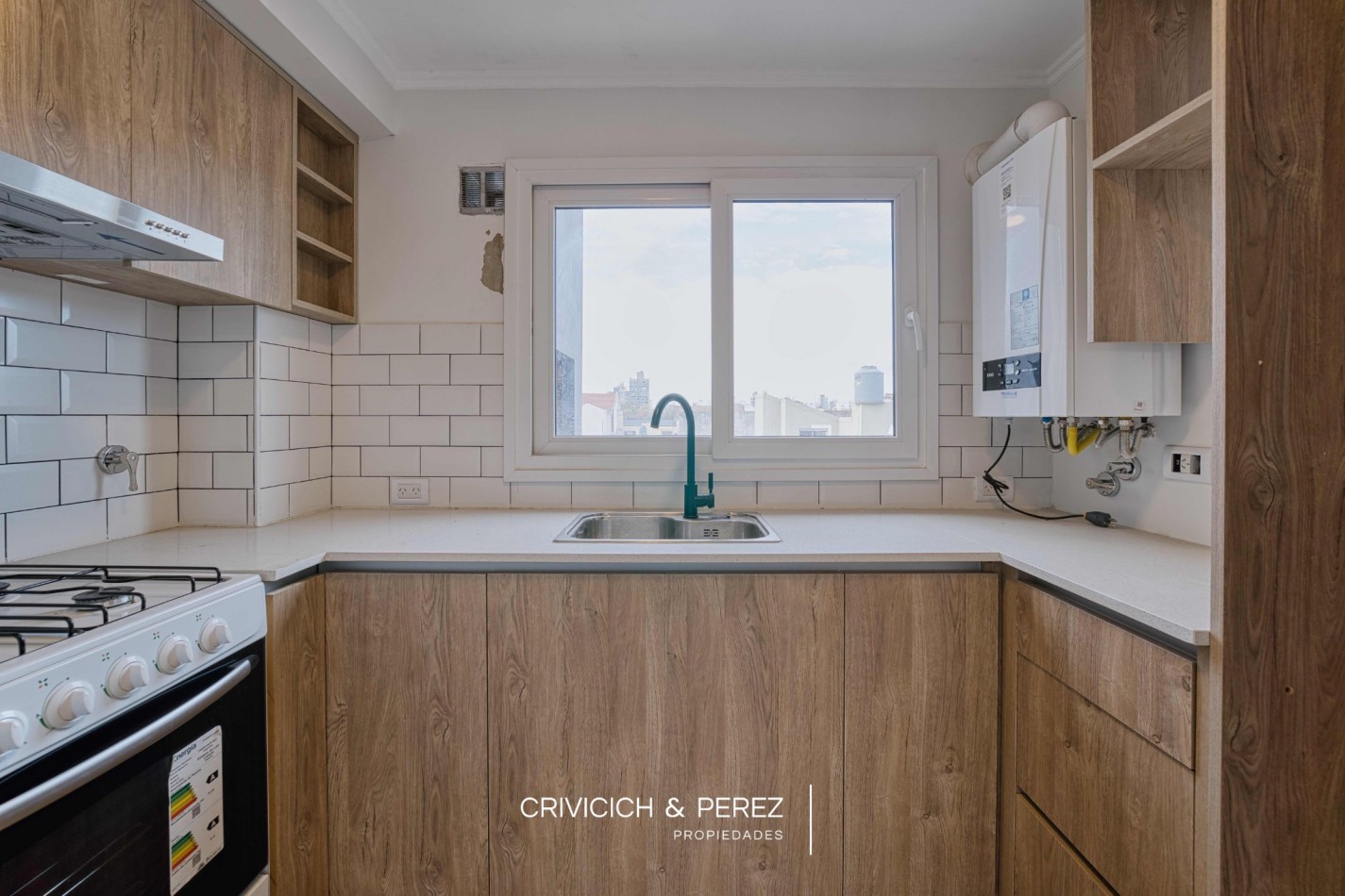 Departamento  3 ambientes a estrenar con parrilla y cochera 